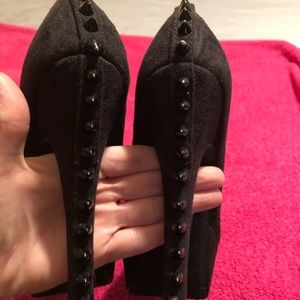 Black stilettos size 5 1/2